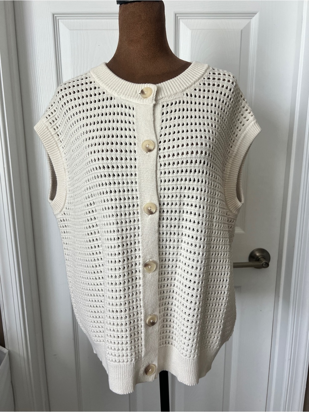 Universal Thread Cream Open Knit Button-Front Sleeveless Cardigan Vest